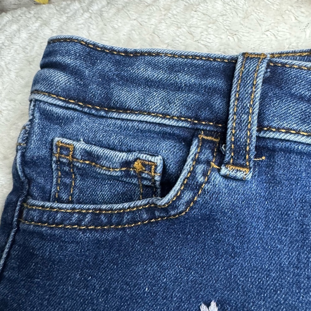 JUMPING BEANS | Flower Embroidered Denim Shorts - Picture 5 of 9